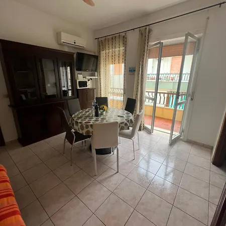 Guest house Waterfront Rooms, 150 Mt Dal Mare *