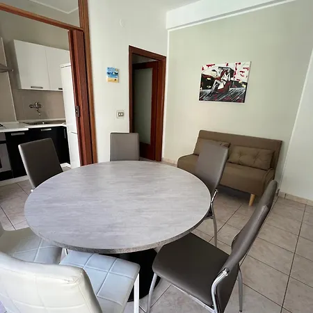 Guest house Waterfront Rooms, 150 Mt Dal Mare *