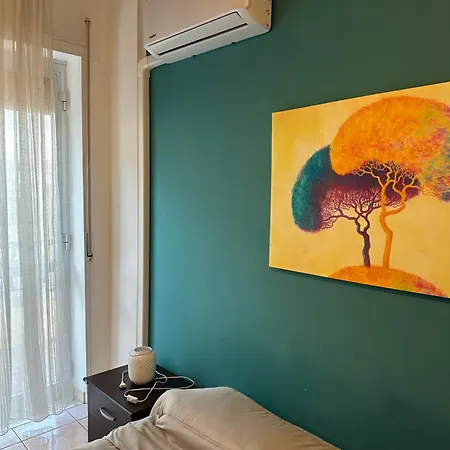 Waterfront Rooms, 150 Mt Dal Mare *