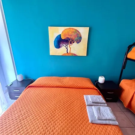 Waterfront Rooms, 150 Mt Dal Mare *