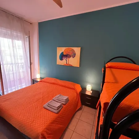 Guest house Waterfront Rooms, 150 Mt Dal Mare *