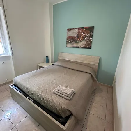 Waterfront Rooms, 150 Mt Dal Mare *