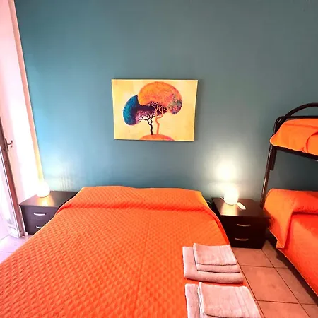 Waterfront Rooms, 150 Mt Dal Mare