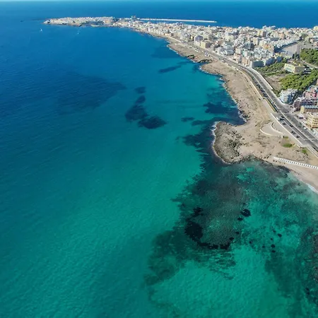 Guest house Waterfront Rooms, 150 Mt Dal Mare