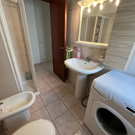 Guest house Waterfront Rooms, 150 Mt Dal Mare *