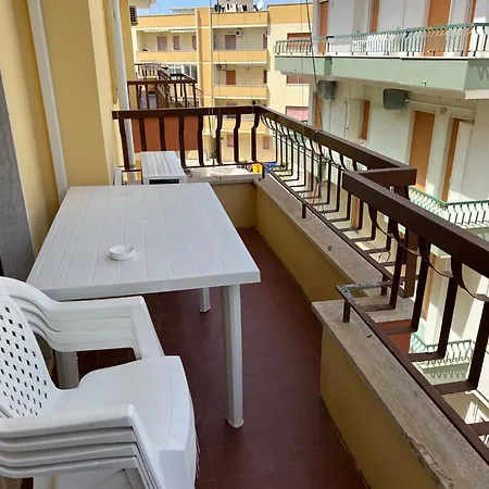 Waterfront Rooms, 150 Mt Dal Mare *